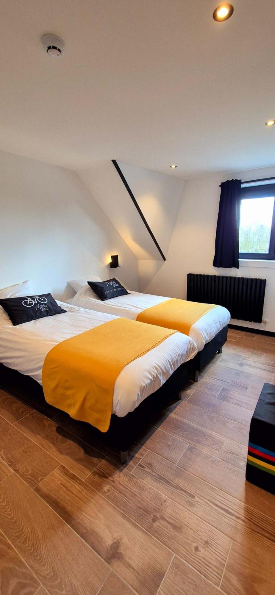 Apres-Velo Bed & Breakfast Brakel Bagian luar foto